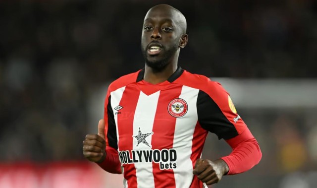 小蜜蜂足球总监：在维萨发声明后，放他走是对各方最好的决定